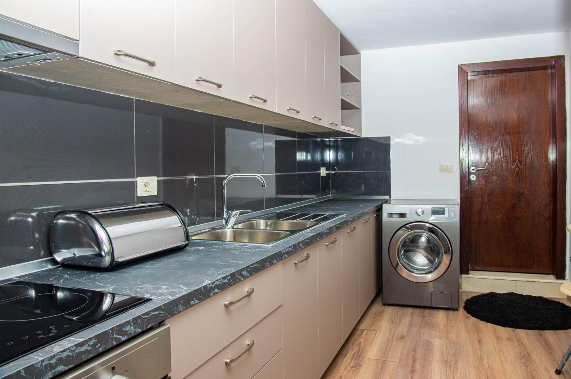 Lucas Central Relaxing House Tirana Bagian luar foto