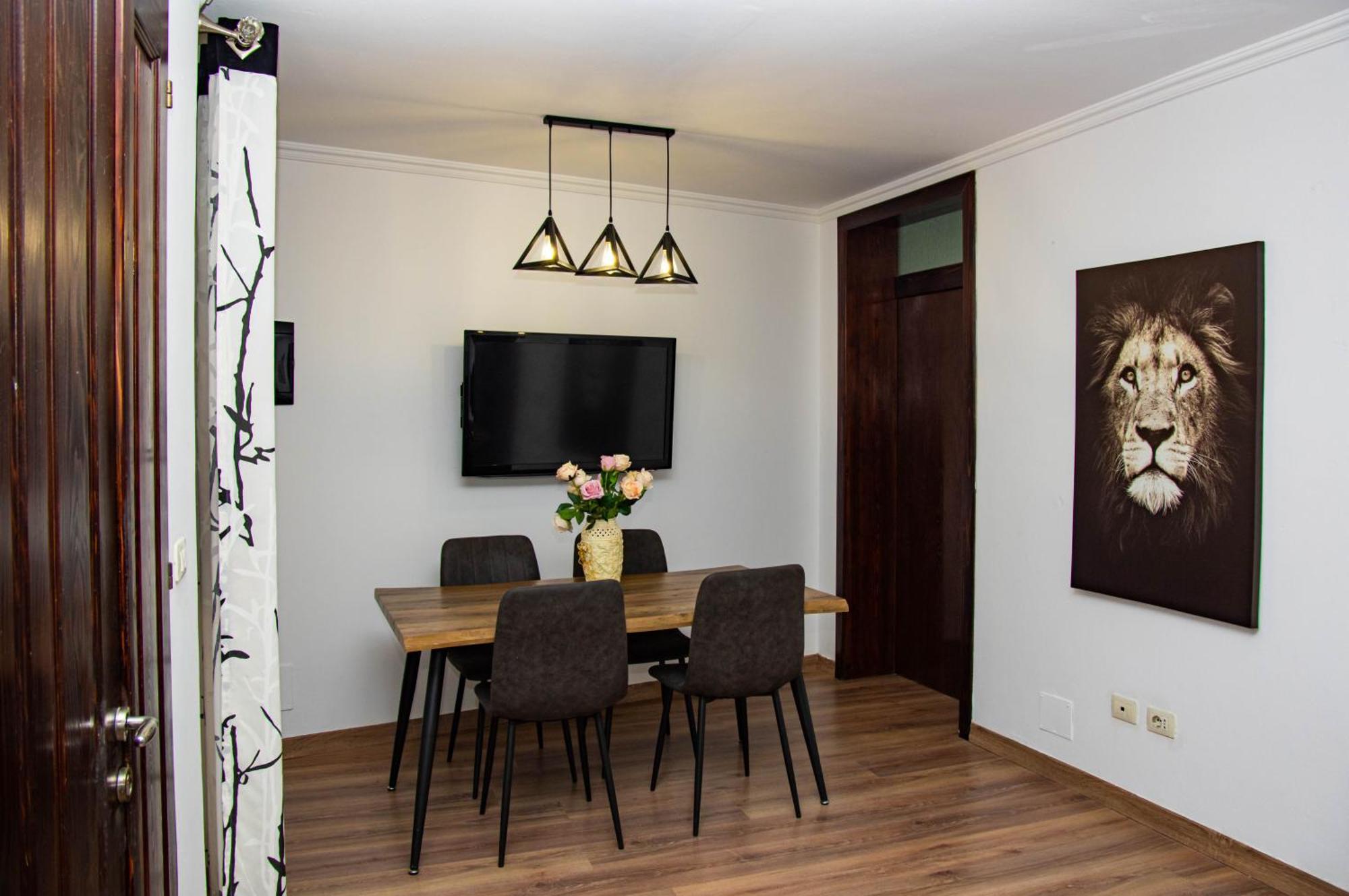 Lucas Central Relaxing House Tirana Bagian luar foto