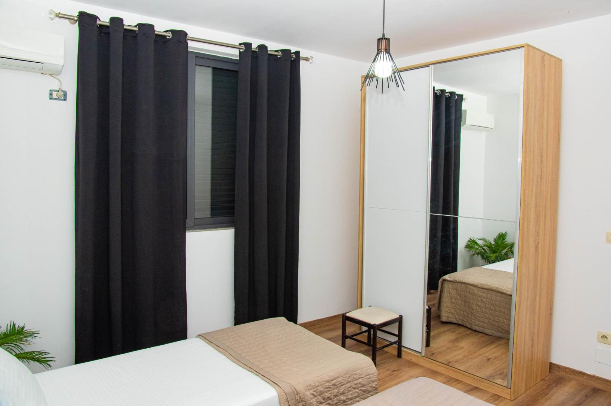 Lucas Central Relaxing House Tirana Bagian luar foto