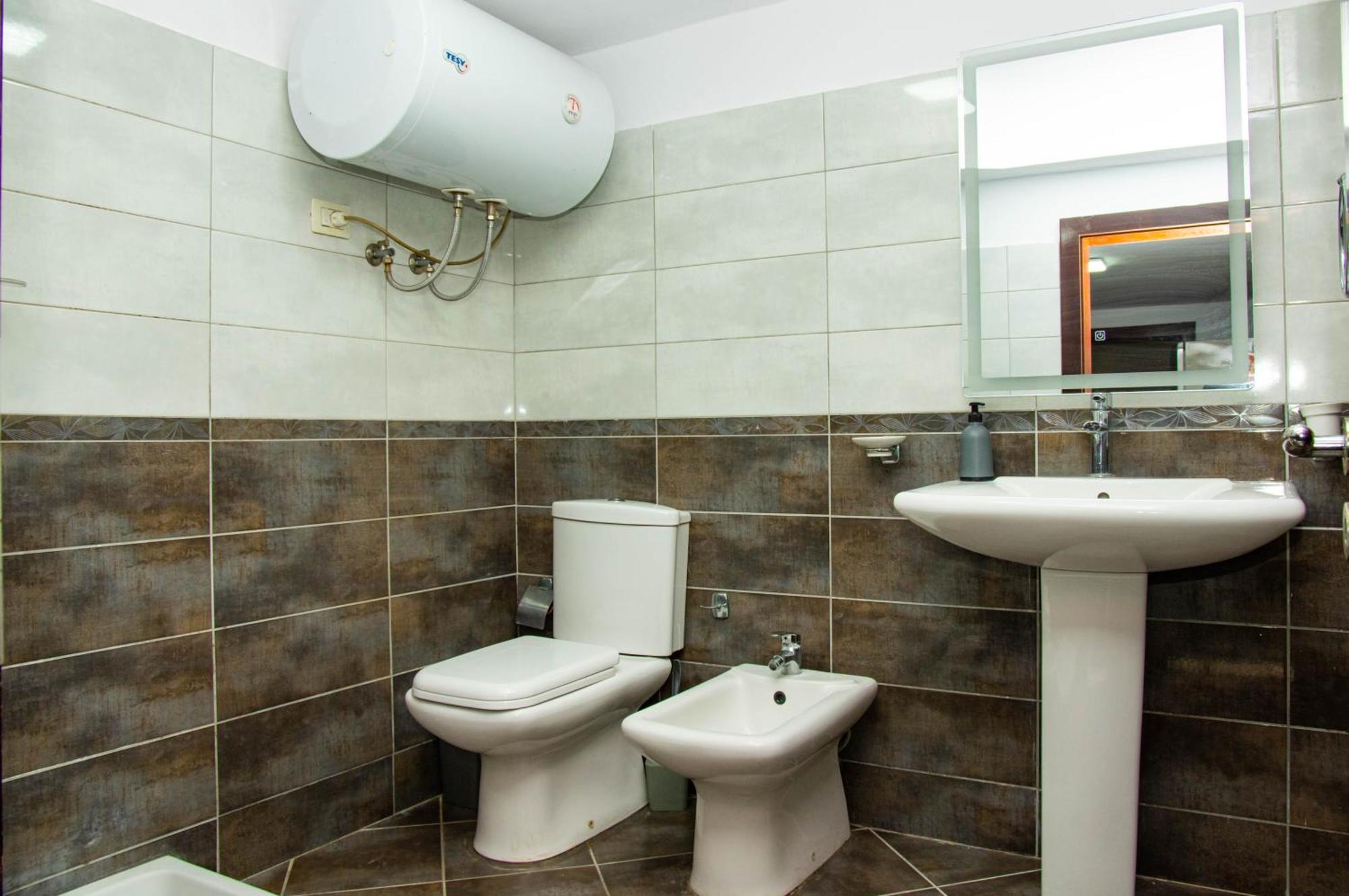 Lucas Central Relaxing House Tirana Bagian luar foto